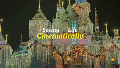 Seeing life cinematically Disneyland edition #CapCut #fyp #trending #disneyland #disneylandchristmastime  #christmasparade #foryoupage #disneylandchristmas #disneychristmas #holidaysatdisney #disneylandcalifornia #disneyholidays #disneylandchristmasparade 