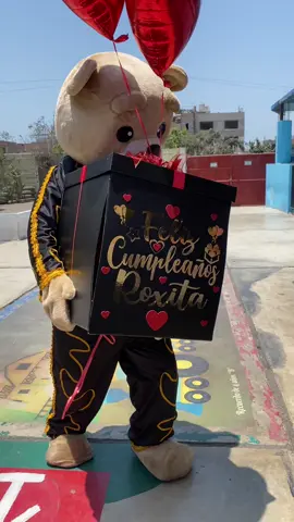 Una sorpresa inesperada para la mamita  y miss Roxita con mucho amor de parte de su hijo 🥰❤️ con la ayuda del osito Teo con su caja explosiva XXL . #GiaMoños #detallespersonalizados #980608974 #conamor #cumpleaños #cumpleaños #sorpresa #ososorpresa  #rosas 