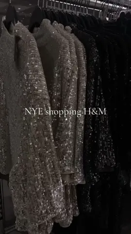 New years eve is coming 🤍 #2024 #nye #newyearseve #christmas #shopping #nyeoutfit #christmasoutfit #silvester #silvesteroutfit #weihnachten #weihnachtsoutfit #nyeoutfit2024 #nyeoutfitinspo 