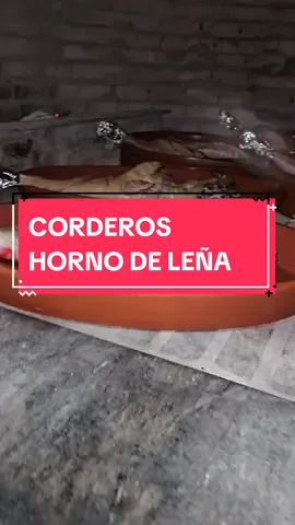 𝗔𝗦𝗔𝗗𝗢𝗦 𝗘𝗡 𝗛𝗢𝗥𝗡𝗢 𝗗𝗘 𝗟𝗘𝗡̃𝗔 𝗣𝗢𝗥 𝗘𝗡𝗖𝗔𝗥𝗚𝗢🔥 En un mundo moderno dominado por la tecnología, en La Cuerda creemos en la autenticidad de los asados que solo un #horno de leña puede ofrecer. Aquí, cada #asado es una reverencia a la tradición con los mejores productos de cercanía, #cocinados muy muy lentamente para preservar la esencia de recetas que todavía resisten a la prueba del tiempo, transmitidas de generación en generación.  Con cada chisporroteo de la leña, nuestros maestros asadores tejen historias de sabores auténticos, de los que no se olvidan. Descubre la diferencia que marca la autenticidad. Descubre el sabor inigualable de nuestros asados en #hornodeleña ,porque en La Cuerda🍴🍻 se puede disfrutar desde un variado y rico tapeo a un auténtico festín. Si quieres comerte un auténtico #asado en la Sierra Norte de #Madrid, este es tu sitio. Solo los preparamos por encargo👩🏼‍🍳 ¡Porque la autenticidad a fuego lento lleva su tiempo! #lacabrera #restaurantes #food #foodies #comer #comida #cordero 