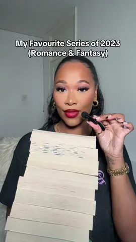 My Favourite romance and fantasy series of the year! The 2023 wrap ups have started📚 #BookTok #favouritebookseries #fantasybookseries #romancebookseries #romancebooktok #fantasybooktok #readingwrapup #favouritebooks2023 