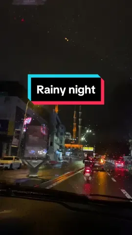 Beautiful rainy night for driving🍀 #alfaromeo #alfamito #italiancar #mancave #alfaromeomito #petrolhead #carguy #carsoftiktok #car #driving #rain #istanbul 