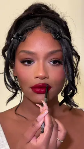 I think red lips are my new fav what do we think🤭♥️  Product links in biooooo #grwm #makeuptutorial #redlipstick #holidaymakeup #makeuptherapy 