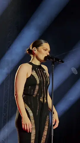 #jessiej#music#concert#timisoara#romania#song#fyp#whoyouarejessiej 