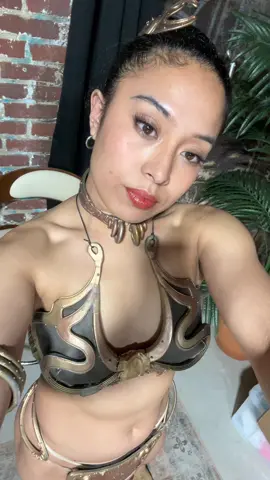 i do like whips & chains & can in fact be tied down #slaveleia4u 