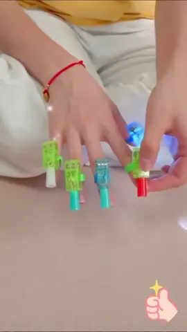 Portable Finger Light, so fun and attractive! #fingerlight #fingerlights #fingerlighttoys #projectiontoy #toys #toysforkids #toysforchildren #foryourpage #tiktokfinds #fyp 