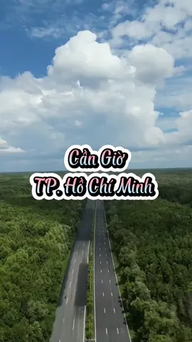 Cần Giờ chính là một huyện ngoại thành ven biển, nằm ở phía Đông Nam của Thành phố Hồ Chí Minh, Việt Nam và cách trung tâm thành phố khoảng 50km. Là huyện duy nhất của Thành phố Hồ Chí Minh giáp biển, đồng thời nằm tách biệt so với các địa phương lân cận. #xuongrongmedia #cangio #cangiobeach #cangiotrip #sea #beach #rungsac #rung #vietnam #WhatToPlay 