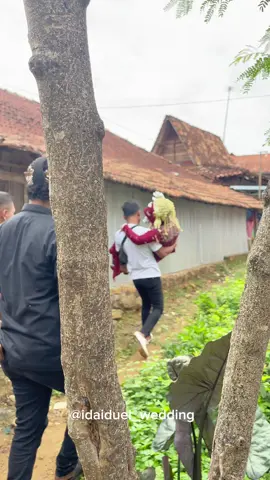 Kalo punya kakak gemati kan enak yaaa 😍 #idaiduelwedding #idaiduelmakeup #pengantinviral #pengantincantik #pengantinjawa #videolucu #rembanghitskekinian #inspirasiwedding 