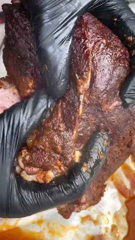 ➡️ 3,5h PULLED PORK 🤯 𝕎ᵉʳᵇᵘⁿᶢ    ...WAIT for the 🍔😍 _______________________________ Der NINJA WOODFIRE ist Mal echt eine PULLED PORK MASCHINE! 😳💪🏽  So schnell hatte ich es bisher noch nie fertig! Und das Ergebnis war echt fantastisch!  Rauchig, saftig, gute Bark - was will man mehr! 🤷🏻‍♂️🤩   _______________________________ #pulledpork #bbqpulledpork #pulledporksandwich #pork #smokedmeat