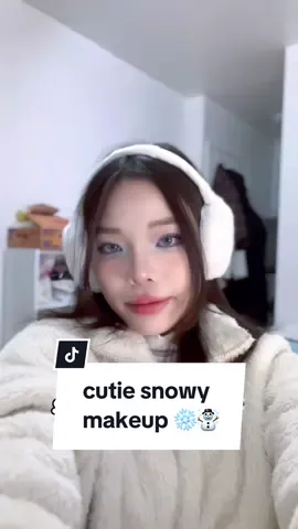 a perfect makeup look for winter and snowy days ❄️☃️  #snow #trending #makeup #fy #fyp #fypシ #xiaohongshu #douyin 