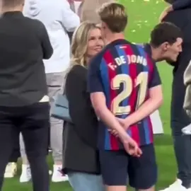 ❤️🫶#frengkiedejong #istrifrengkidejong #bucin #barcelona #barcelonafc🔴🔵 #frengkiedejong🔥 #foryoupage #foryou 