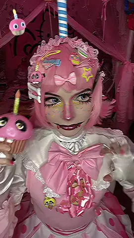 Evil, maniacal meowing #mrcupcakecosplay #carlthecupcakecosplay #fnaf #fnafcosplay #fivenightsatfreddys 