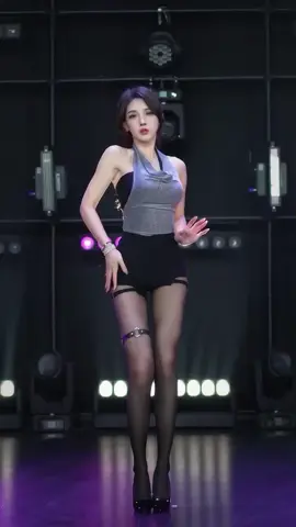 🔥🔥#dancer #dancing #dance #beauty #beautiful #douyin #girlxinhdouyin #girls #gaixinh #viral #fyp #xuhuong #xuhuongtiktok 