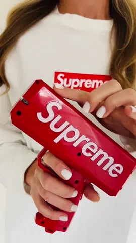 Supreme/CashCannon Money Gun SS17 UNBOXING 📦🔫💸 CashCannon Money Gun. Includes Custom Supreme 1000$ Bills. Special Thanks To @nyc.reseller5 😉🙏🏻 #supreme #streetwear #boxlogo #supremeboxlogotee #supremenew #supremedecks #supremecashcannon #supremecashcannonmoneygun #supremeaccessoriesonly #decks #supremeskateboards #dunk #supremeunboxing #supremedrop #supremeforsale #supremehead #collectiblesforsale #boxlogosupreme #supremeboxlogo #suprememoneygun #supremecashgun #supremeaccessories #supremeaccessory