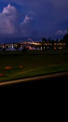 A ponte... . . . #darklights #dark #darkasthetics #calma #pontejk #brasilia #drive #dirigindo #anoitecer #noite 