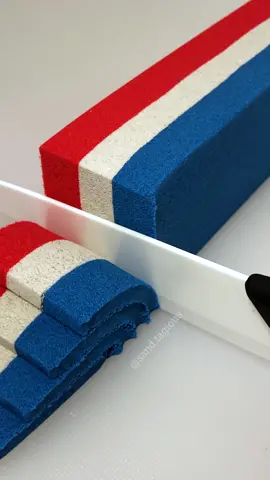 Very Satisfying Kinetic Sand #fyp #asmr #satisfying 