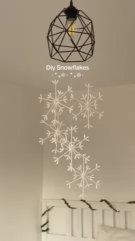 ❄️ib:@Derya #diysnowflake #christmasdiy #christmasdecor #DIY #diydecor #christmas #fyp 