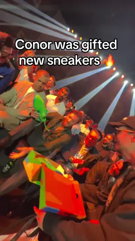 #ConorMcGregor was ready to put them on 😂 #UFC #sneakers #nike (via @nefremov)