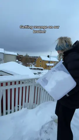 Payback for shoving my face in the snow👹 #siblingsbelike #payback #revenge #growingupwithsiblings #thingssiblingsdo #relatable #fyp 