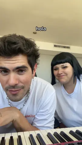 hoy conoci a @Fer Vazquez y es increible el 🥰 #viral #argentina🇦🇷 #uruguay #emotivo #sueños #parati #floralvarez #artista #artistaemergente #amor❤️ #fyp #foryou #musica #Cumbia 