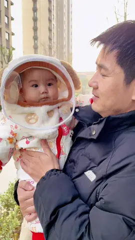 Chiếc mũ chân ái của bé đây ạ #viaconyeu #babycutevideos #mulongcuukemkinhchangio 