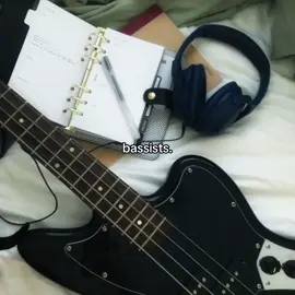 thank yall sm for 200 followers! it means a lot ahhahdb<33 #pinterestaesthetic #fyp #foryou #explorepage #explore #mysafeplace #dreamlife #music #guitar #bassists #bassist 