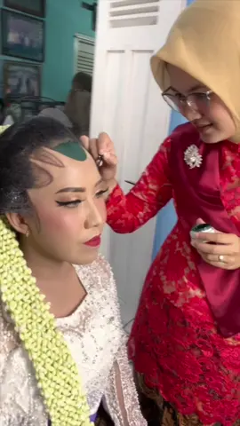 #riaspengantinpurwokerto #riaspengantinbanyumas #muapurbalingga #muapurwokerto #riaspengantinpurbalingga #makeuppurbalingga #muahitspurbalingga #fyp #viralvideo #viraltiktok #viraltiktok #trendingvideo #trendingmakuep #fypシ゚viral #fypシ #muahitspurwokerto #makeupchallenge #makeupbanjarnegara #makeupartist #makeuppurwokerto 