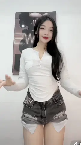 Em này thì đỉnh rồi😝 #tiktokdancevn #xuhuong #xh #fyp 