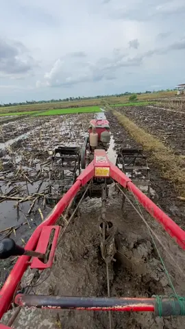 Bhn sw muu woo #fyp #traktorsawah #quick #traktormaniaindonesia 