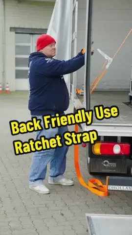Use the tension belt ratchet in a back-friendly manner In this video I show you how to use the tension strap ratchet in a back-friendly manner.  In diesem Video zeige ich Dir wie man die Spanngurt Ratsche rückenfreundlich bedient. #spanngurtcoach #spanngurt #ladungssicherung #information #info #anhänger #transport #tips #tricks