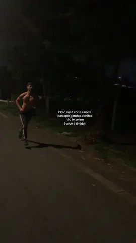 Um homem reservado apenas