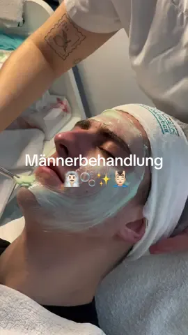 🧖🏻‍♂️ Männerbehandlung in der Dr. med. Christine Schrammek Kosmetikschule! 🌟 Lasse dich von unserer Gesichtsbehandlung für Männer verzaubern - Energie, Strahlkraft und perfekt gepflegte Hände inklusive! ✨ Von Reinigung bis Maniküre - jeder Schritt individuell auf deinen Hauttyp abgestimmt. 💆🏻‍♂️#beauty #kosmetik #düsseldorf #beautician #viral #fürdich #fyp #facial 