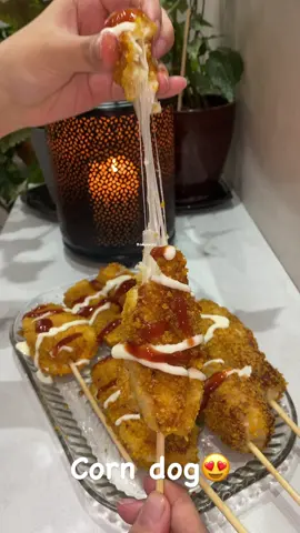 کۆڕن دۆگ زۆر بەتام و تایبەت  ئیتر لە دەرەوە مەیکڕن خۆتان دروستی بکەن زۆۆر خۆشترە  بۆھەویرەکەی:- خومرە شەکر نیو پەرداخ ئاو ئارد ھێلکە  کەمێک خوێ لە شوێنێکی گەرم بۆ ماوەی سەعاتێک دایبنێ تا جوان ھەڵیەت ئەگەر حەز بە ھێلکە ناکەی بەم شێوازە دروستی بکە ١کوپ ئارد ١ کوپ نیشاستە  ١ کەوچکی چێشت بەیکینک پاودەر  نیو کەوچکی چێشت خوێ  ١ کوپ شیر  ٢ کەوچکی چێشت زەیت  ھیوادارم بە دڵتان بێت  لایک و کۆمێنت لە بیر مەکەن❤️ #corndog #fyp #kurdishgirl #food #koreanfood 