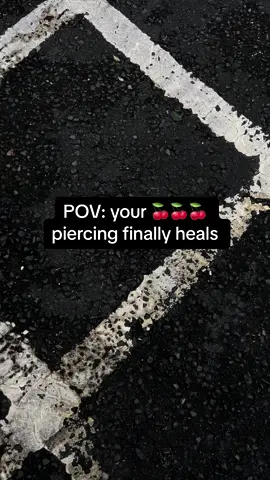 Our favourite bar 🧷🧷🧷 #howdoesthis #bodyjewelry #piercings 