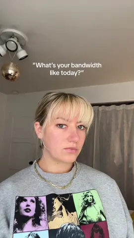 Always happy to help #worklife #genzworking #9to5 #socialmediamarketing #workhumor #corporatelife 