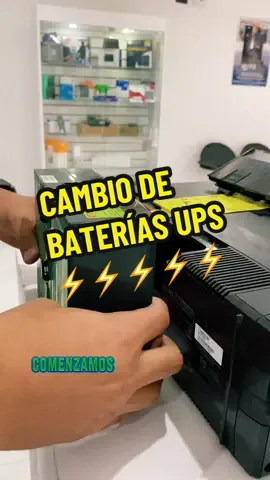 Cambiamos las baterias de un UPS APC 👷‍♂️⚡️#tecnit #tecnologia #viralvideos 