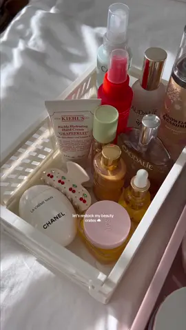 organize my beauty crates w/ me 🫶🏼☁️✨ #beautyorganization #beautycrate #organizewithme #makeuporganization #organizemymakeup #BeautyTok #beautyobsessed #beautyaesthetic #amazoncrate #amazonfinds #emijay #makeuptok #makeupessentials #beautyessentials #randomrestock #caudalie #resetwithme #pinterestaesthetics #pinterestinspo #softgirlaesthetic #girlytok #girlygirlaesthetic #cleangirlaesthetic #softglammakeuplook #gisou #aesthetically #girlygirl #snowflakesandcashmere 