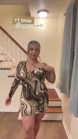 These shaper shorts are amazing! 🤩🤩 They suck in my belly and snatch the waist and lift the booty at the same time! 🤩🍑✨⌛️#tts #tiktokshop #tiktokshopping #ttshop #tiktokshopaffiliate #tiktokshortfilm #fajas #shapewear #curvyfashion #curvybodies 