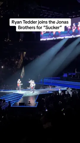 #ryantedder joins #thetour for #sucker !! #jonasbrothersconcert #jonasbrotherstour #jonasbrothers #nickjonas #joejonas #kevinjonas #suckerforyou 