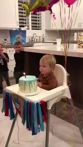 #baby #babies #babiesoftiktok #babiestiktok #toddler #toddlersoftiktok #candle #candles #candlesoftiktok #birthday #birthdayparty #birthdaycake #fire #fires #happybirthday #meme #memes #memestiktok #fyp 