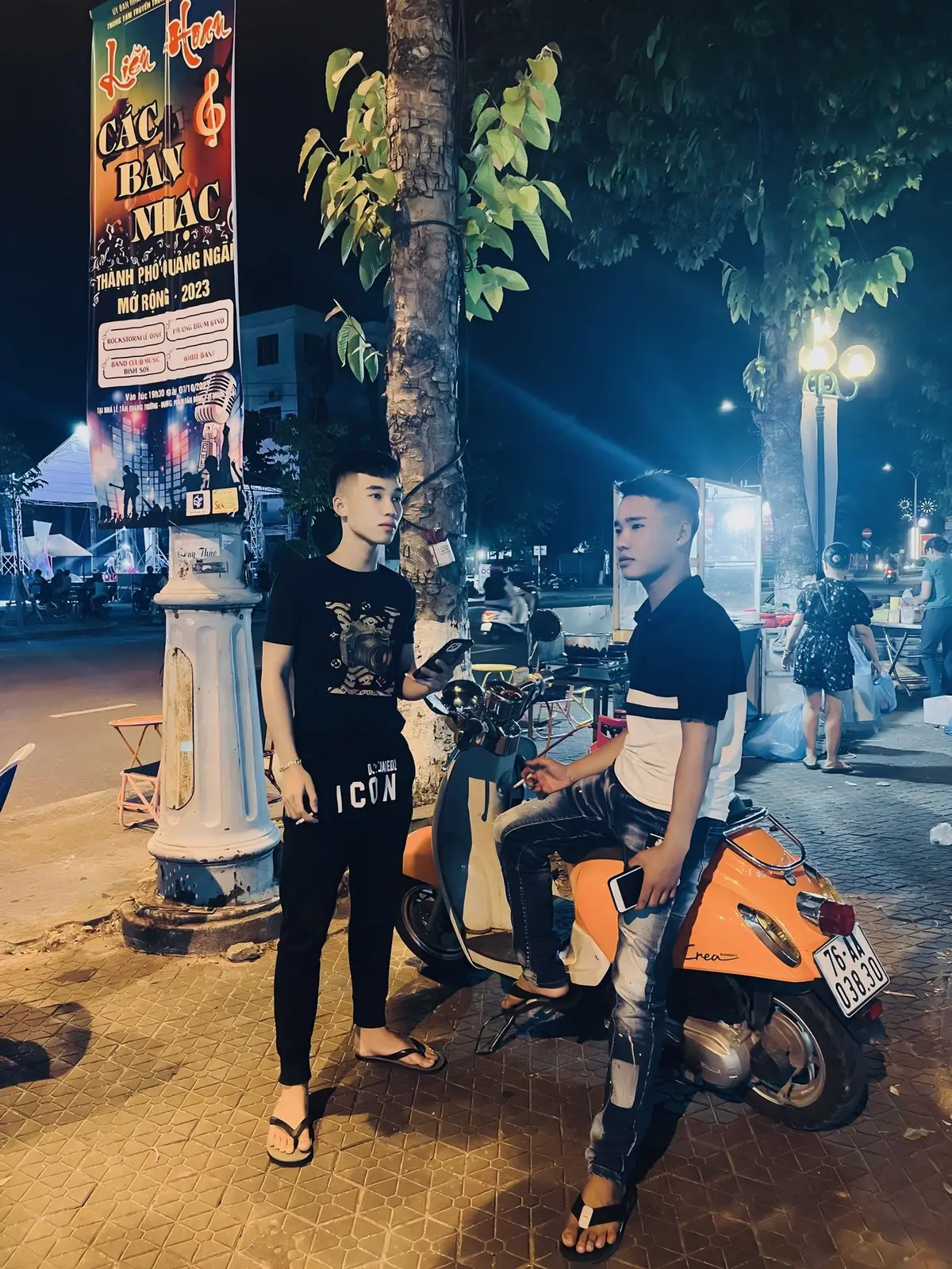 KINH NHAI s đau cũng thấy anh em bạn bè.. Ra đường đi để khôn ra mở mắt ra để nhìn con người với con người đối xử nhau..#
