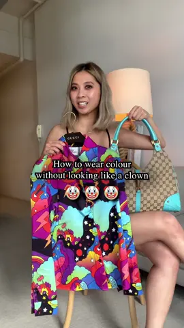 Colour theory: how to style a colourful top 🌈 #fashiontiktok #colorful #colortheory #colourpairing #colorcombo #outfitideas #styling #stylingtips #stylehacks #styletok #fashiontok #stylingoutfits #fashiontips #colormixing #bags 
