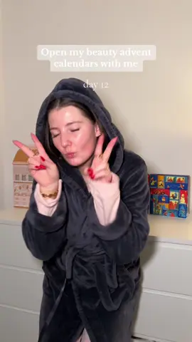 DAY 12✨🧴🖤 I can’t believe we’re half way already💔🥲 I never want this to end!! I want skincare and makeup surprises every day🤣 Today was a mega day though!! Make sure to follow me to see the rest🥰 #adventcalendar #adventcalendar2023 #christmas #christmasadventcalender #plouise #plouiseadventcalendar #plouiseadventcalendar2023 #plouisemakeup #plouise_makeup_academy #plouiseadventcalendarreview #beautyadventcalendar #makeupadventcalendar #skincareadventcalendar #unboxing #plouisebrushes #kiehlseyecream 