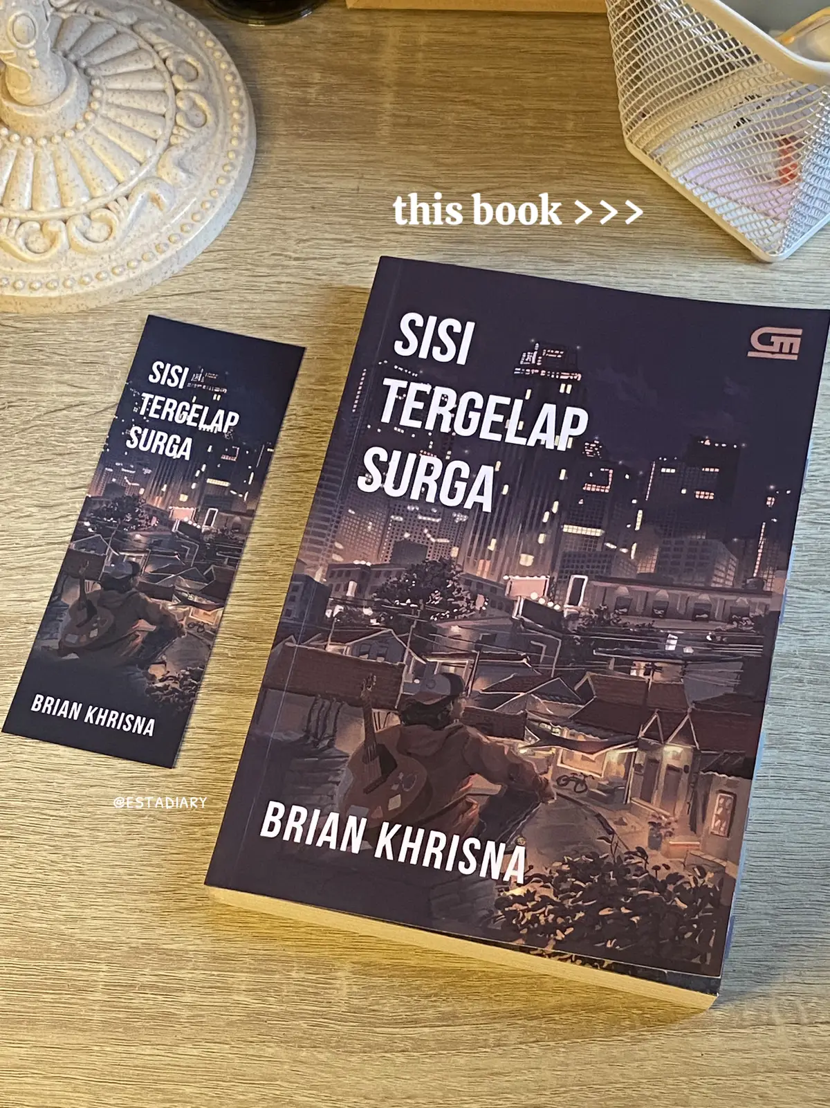 kalian harus baca buku ini 😭💔 (TW 17+‼️) #fyp #BookTok #sisitergelapsurga #briankhrisna 