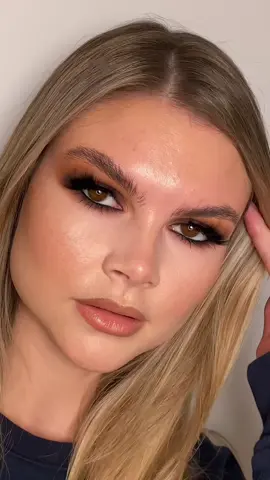 New week, new looks🌪️ Do you want to see how we created this look ? #makeup #makeuptutorial #eyeshadowpalette #Eyeliner #fyp 