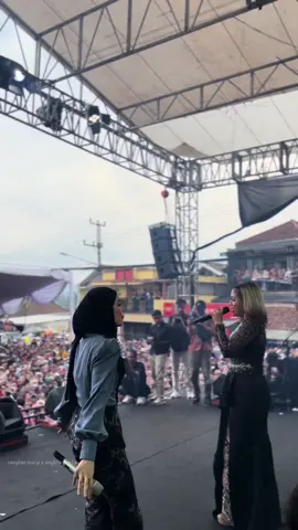 duet @Lesti Kejora @ADE ASTRID  di acara anniv di Sangkan Hurip Ciwidey yang ke 2