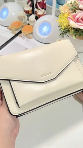 Bingung Banget Kenapaaa Haruss ??? Aku bener bener SECINTA ini lohh sama bag yang satu ini !! Simak Videonya Sampai Habis ya !! #mossdoom #fyp #viral #bag #tas 