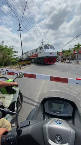 sedikit berjalan diatas awan #mentahan  #nmax155 #nmaxmodifikasi #nmax2023 