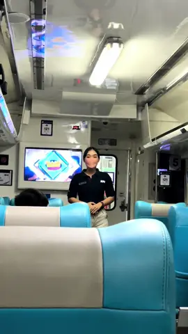 Kenapa vibes nya lebih enak turun naik di Stasiun Cirebon Prujakan ya?#cintakeretaapiindonesia #keretaapiindonesia #railfansindonesia 