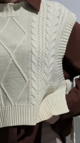 Kahverengi Poplin Gömlek ve Bağcıklı Süveter kombini🤎 Sipariş için İnstagramdan ulaşabilirsiniz. #keşfet #keşfetbeniöneçıkar #butikviral #butik #girişimcikafası #kadıngirişimci #fyp #fyppppppppppppppppppppppp #outfit #kışkombini #winterfashion 